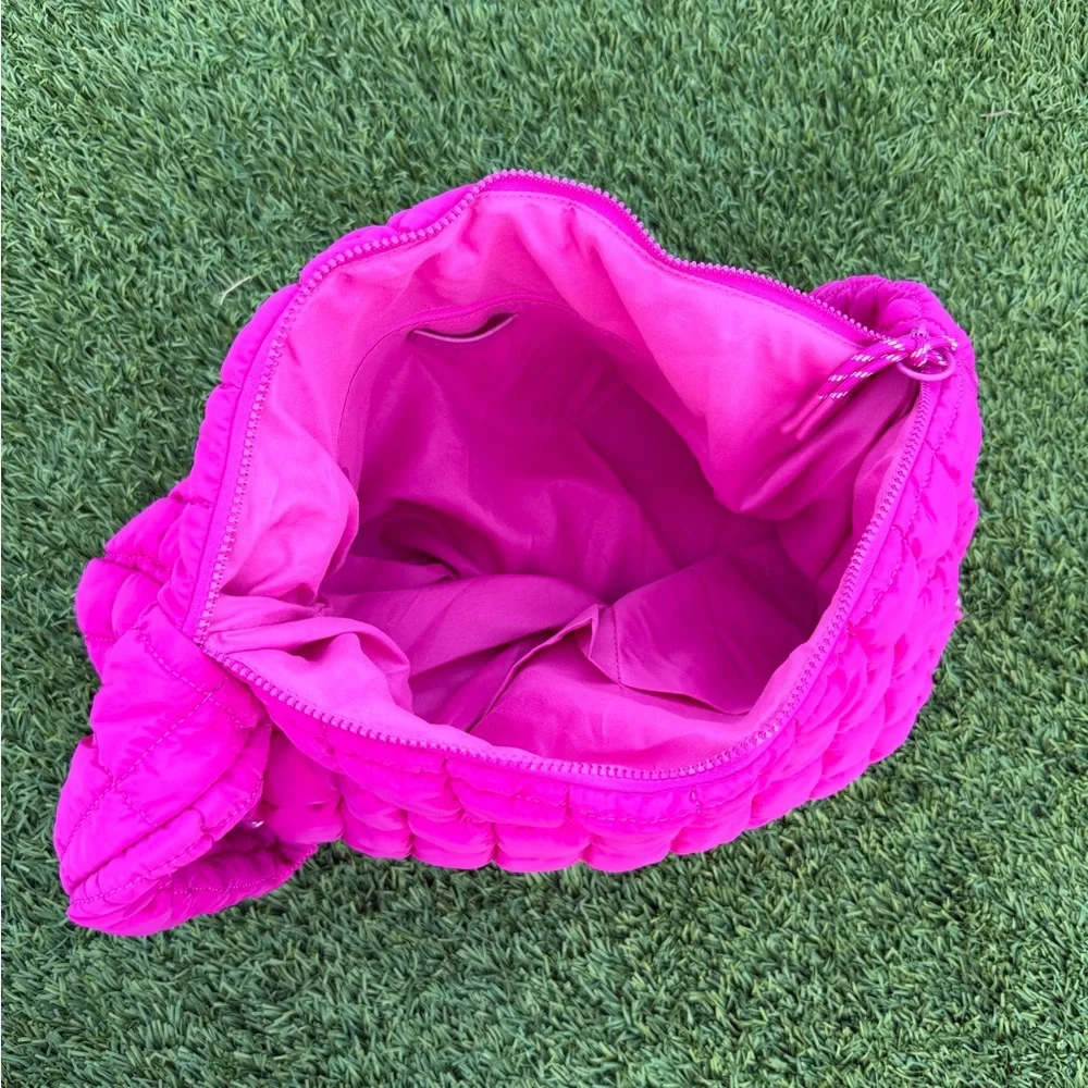 Chic Pink Quilted Shoulder Bag - Picture 3 of 3